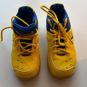 Victor Kids Yellow and Blue Badminton Shoes Size 4 Men or 5.5 women
